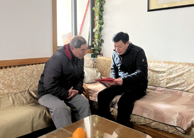 新春送暖  薪火相传 —— 校领导分组走访慰问离退休教职工